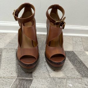 Never worn Chloe heels.